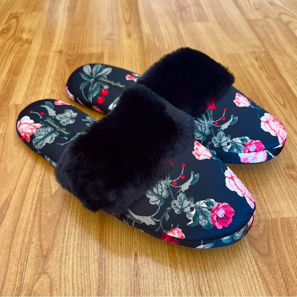 Victoria’s Secret faux satin slippers - Picture 4 of 6